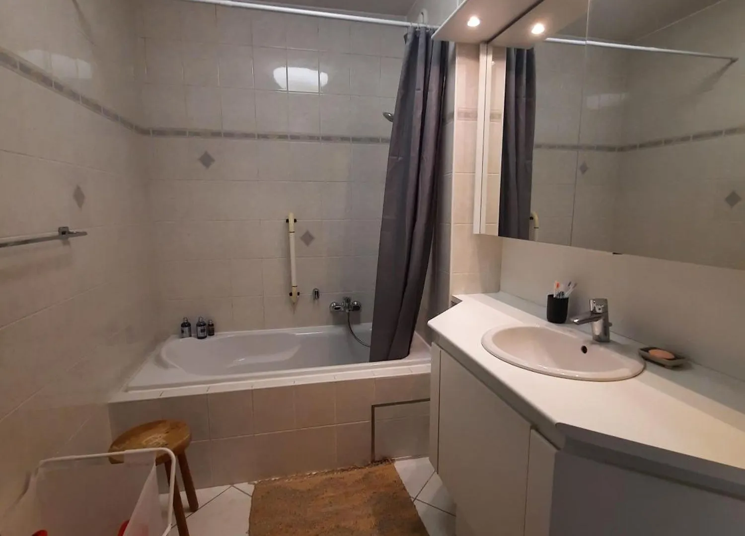 Cosy 3 Bedroom Apartment Near The Beach T112 오스텐드